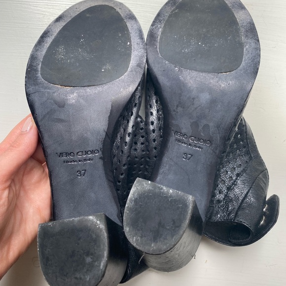 LEMARE BLOCK HEELS🖤🤍🖤 - Picture 6 of 7